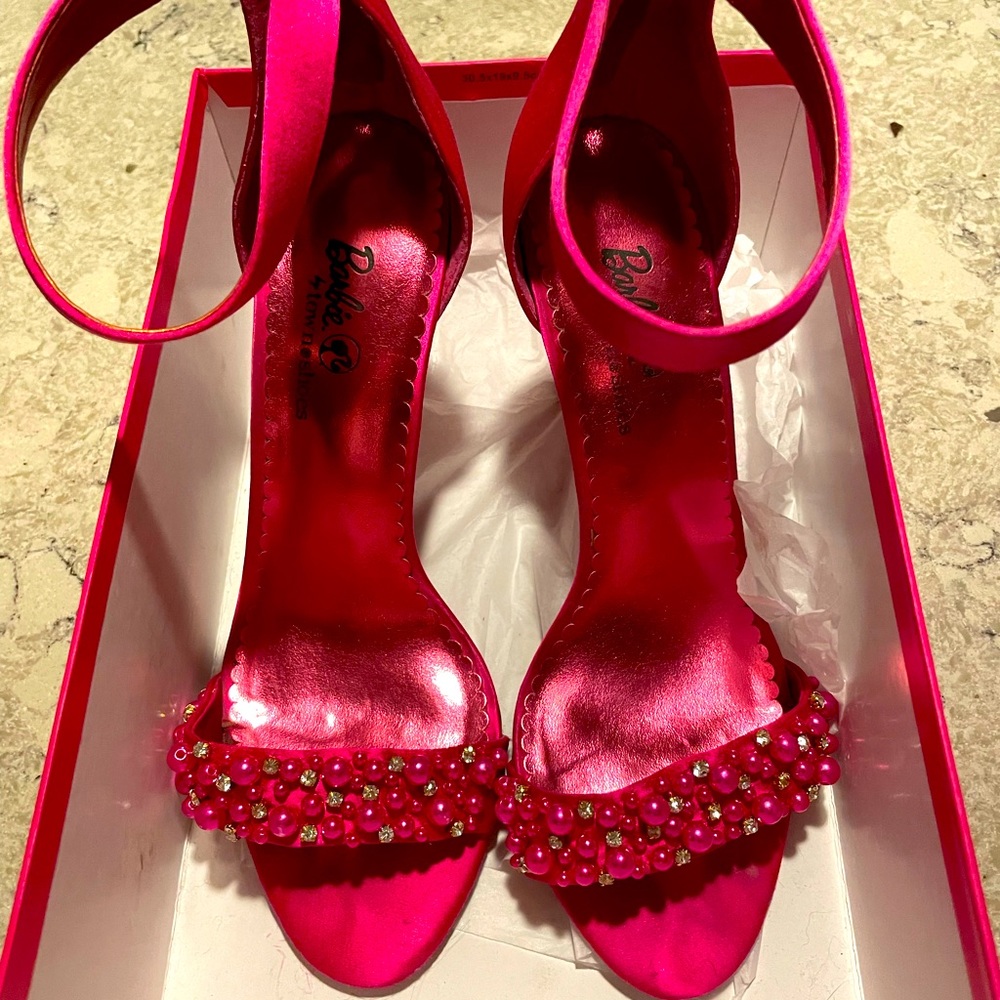 BARBIE hot pink heels